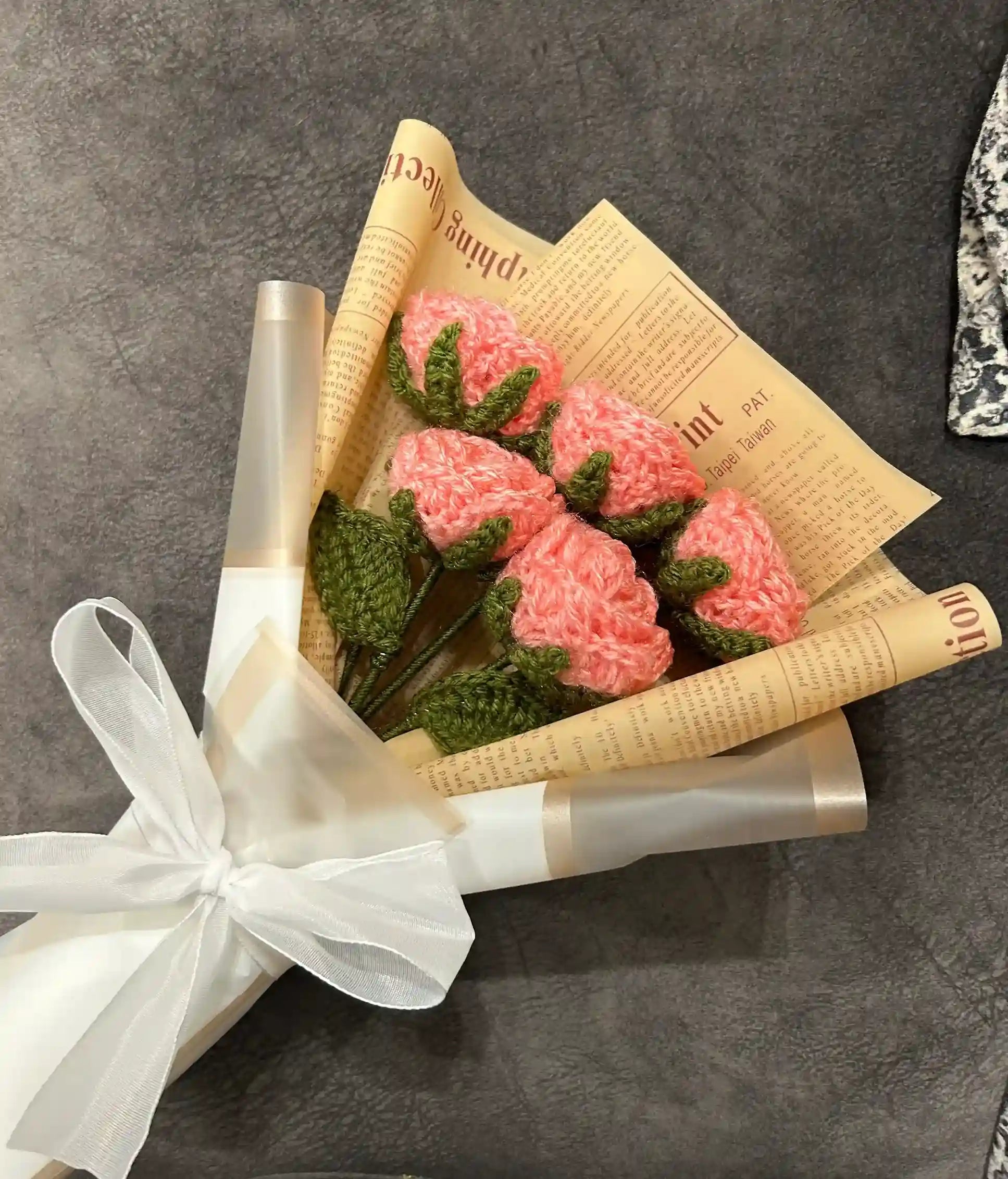 5 Black Roses Bouquet